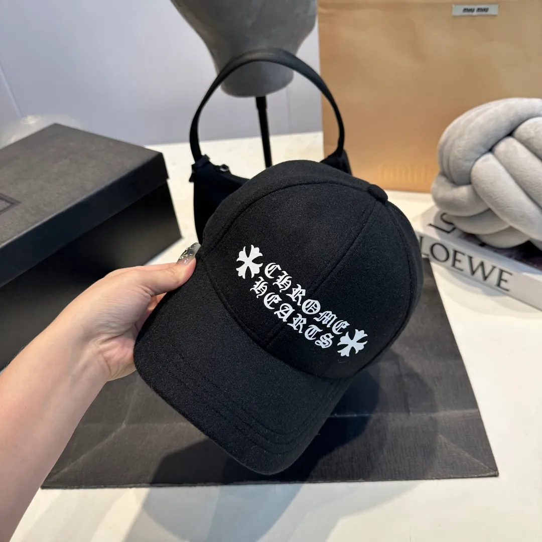 P60 Chrome Hearts 💓Autumn and winter Korean style fashionable retro design versatile baseball cap and peaked cap